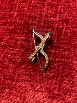 Vintage Silver Tone Bow And Arrow With Clear Rhinestone Pin Brooch