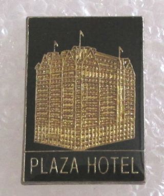Vintage The Plaza Hotel - York,  Ny Tourist Travel Souvenir Collector Pin
