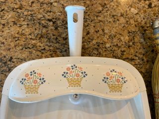 Vintage Mid Century Metal Dust Pan White With Floral Baskets & Straw Hand Broom 3