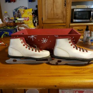 Vintage Girl’s White Ice Skates 13 Christmas Holiday