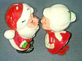 Vintage Kissing Santa And Ms.  Claus Salt And Pepper Shakers