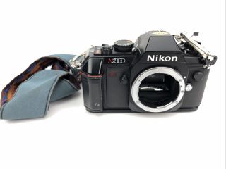Black Nikon N2000 35mm Film Slr Camera Body Vintage