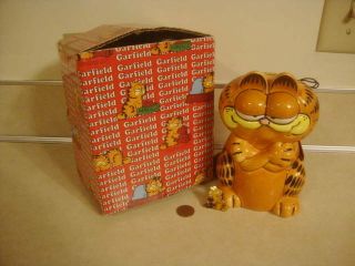 Vtg Garfield Figural Ceramic Coin Bank Enesco 1981 W Orig Box Plus Enameled Pin