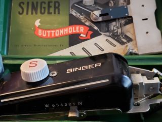 Vintage Singer Buttonholer Case 4 Templates Instructions Attachment Screw 160506