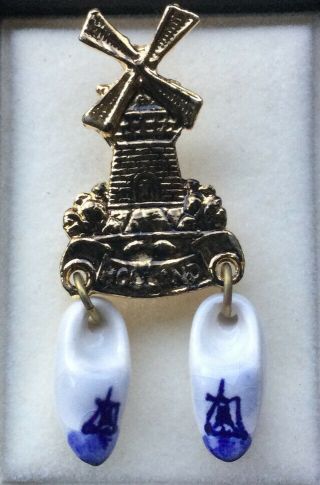 Vintage Holland Souvenir Pin Miniature Wooden Clogs W Windmills Dutch Travel