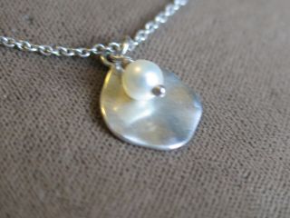 Vtg Sterling Silver Small Disc Cultured Pearl Pendant 18 " Chain Necklace