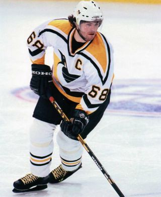 Jaromir Jagr Pittsburgh Penguins 8x10 Sport Photo (i)