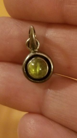 925 Sterling Silver Vintage Green Peridot Cats Eyes Charm Pendant