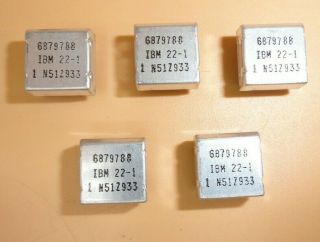 Vintage Ibm Integrated Circuit 6879788 Ibm 22 - 1 N51z933 (qty 5)