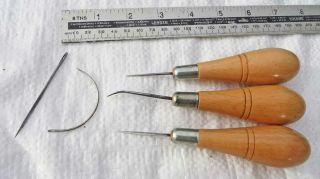 Lovely Vintage Trio Of Leatherworking Piercing Awls & 2 Eyed Needles Old Tool