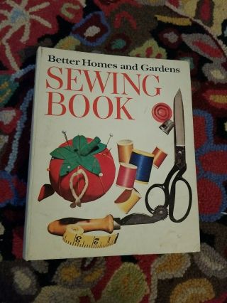 Vintage Better Homes And Gardens Sewing Book Hardcover 1970 Second Edition