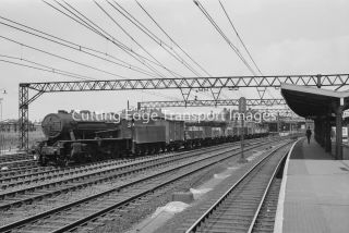 35mm Railway Negative: Austerity 90551 At Stratford 1950s 26/695/a