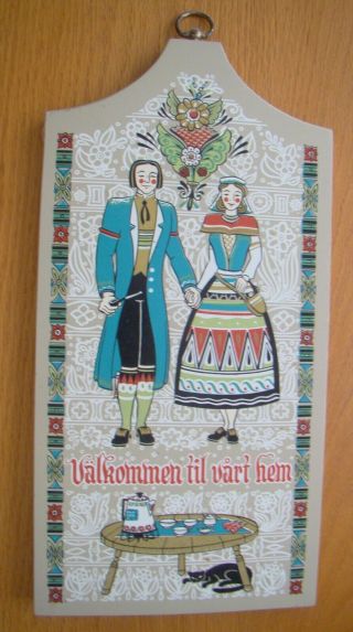 Berggren Swedish Vintage Sweden Folk Art Couple Valkommen Wooden Bread Board