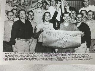 Vintage 1953 Press Photo Maryland Terrapins Football Team 1 Bob Morgan Faloney
