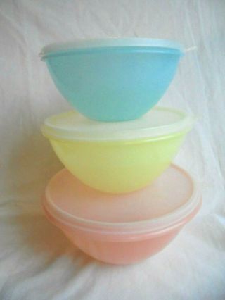 Vintage Tupperware Pastel Nesting Mixing Storage Bowls / Lids,  Set Of 3