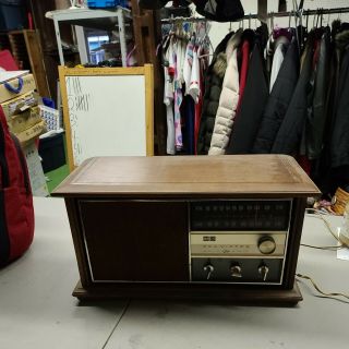 Vintage Rca Victor Table Radio Solid State Model Rhc 49s Pecan D Gold -