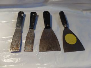 4 Vintage Putty Knives Scraper Wood Handles Bakelite,  1 Stanley,  1 Black & Decker