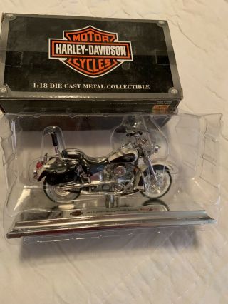 Harley - Davidson 1:18 Die Cast Metal Maisto 1993 Flstn Heritage Softail Nostalgia