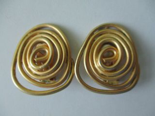 Vintage Signed Norma Jean Gold Tone Swirl Clip On Earrings