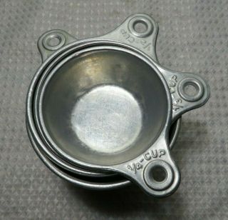 Set Of 4 Vintage Metal Tin Nesting Measuring Cups Riveted Handle 1950 ' s 2