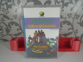 98 - The Beatles Yellow Submarine Cassette Tape Apple Capitol Vtg