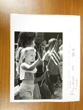 Vintage Glossy Press Photo Natick Ma Parade Child Girl Usa Flag Waving 7/4/85