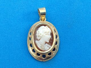 Vintage Carved Shell Cameo 18k Yellow Gold Pendant Hallmarked & 750