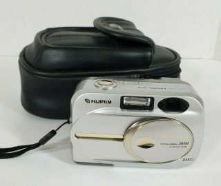 Fuji Finepix 2650 Digital Camera 2.  0mp W Case & Memory Card Vintage