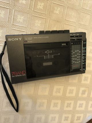 Vintage Sony Wa - 5000 Walkman Broke Cassette Player Shortwave Sw Mw Fm Am Radio.
