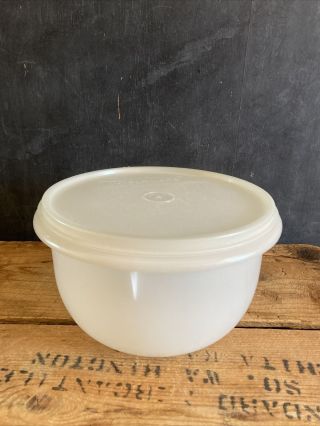 Vintage Tupperware Medium Sheer Mixing Storage Bowl 271 - 10 W/ Lid 228 - 25