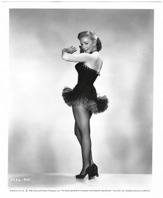 Vintage 1955 Leggy Piper Laurie Ain 