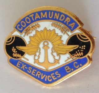 Cootamundra Ex Services Bowling Club Badge Pin Vintage Lawn Bowls (l24)