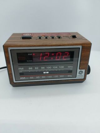 Vtg General Electric Alarm Clock Am/fm Radio Snooze 7 - 4601a Wood Grain