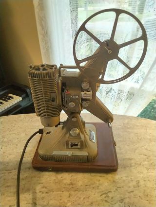Vintage Keystone Regal K109 8mm Movie Projector W/case