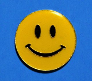 Smiley Face - Yellow Happy Face - Smiling Face - Vintage Lapel Pin - Hat Pin