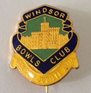 Windsor Bowling Club 1971 Golden Jubilee Badge Pin Vintage Castle Design (l15)