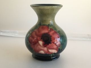 Vintage Moorcroft Pottery Tube Lined “anemone” Flowers Pattern Green & Blue Vase