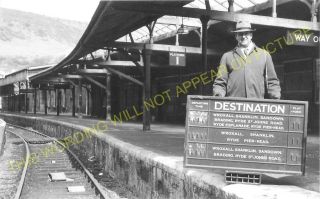 Ventnor Railway Station Photo.  Wroxhall And Shanklin Line.  Isle Of Wight.  (22)