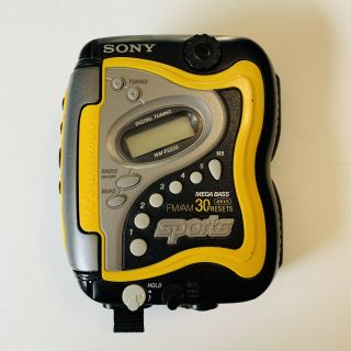 Vintage Sony Walkman Sports Am/fm Radio Cassette Player Wm - Fs220