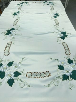 Vintage Spring Embroidered White Daisy Floral Cutwork Tablecloth 70 