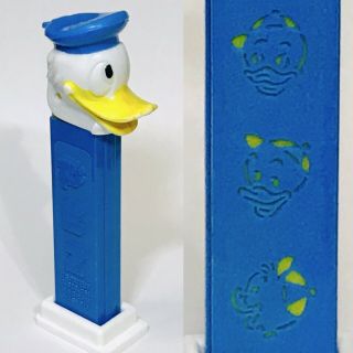 Die - Cut 2.  6 Austria Vintage Donald Duck No Feet Pez Dispenser - Disney -