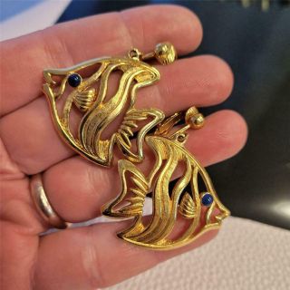 Vintage Unmarked Avon Gold Tone Dangle Fish Earrings Clip On 1.  75 " T