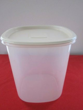 Vtg Rubbermaid 7 21 Cups Servin Saver Square Sheer Canister W Almond Lid