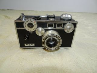 Vintage Argus 50 Mm Coated Cintar F 3.  5 4 5.  6 8 11 16 Brick Box Chrome Camera