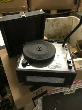 Vintage Hamilton Electronics Corporation 910 Portable Record Player