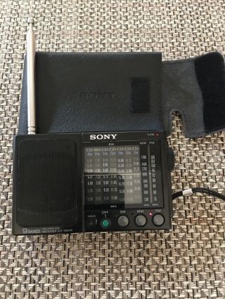 Vintage SONY ICF - SW20 AM/FM/SW Portable Receiver with protective cover.  Japan 3