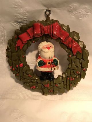 Vintage Hallmark 1976 Twirl Abouts Santa In Wreath Ornament