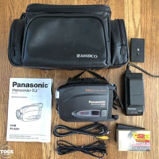 Vintage 1992 Panasonic Pv - A207 Camcorder Palmcorder Vhs - C 14x Zoom Bundle