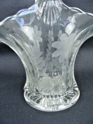 VTG Bridal Gift Bride ' s Basket Flower Girl Etched Flower/Clear Glass Decor/Vase 3