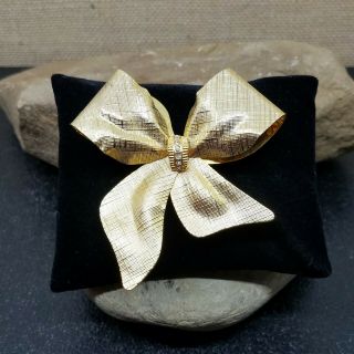 Unsigned Vintage Gold Plated Textured Ribbon Bow Rhinestone Accent Brooch Pin